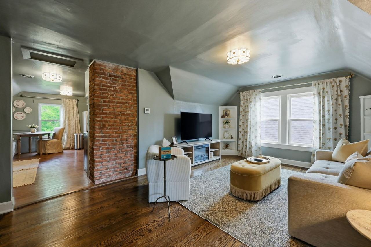 1289 West 102nd Street – photo 4