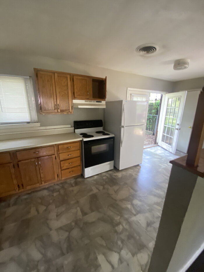 1305 Collins Dr – photo 3