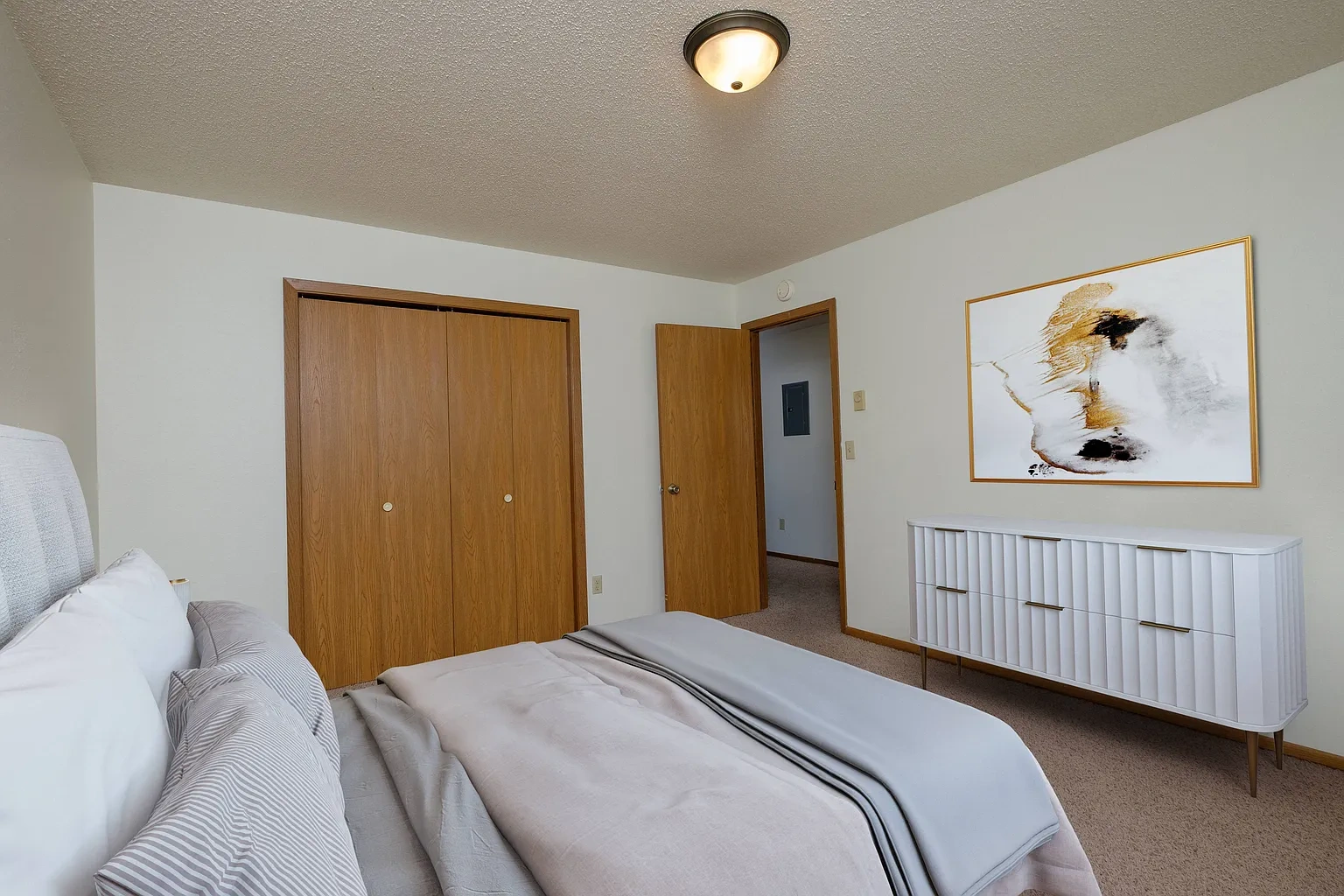 Oak Court – photo 3