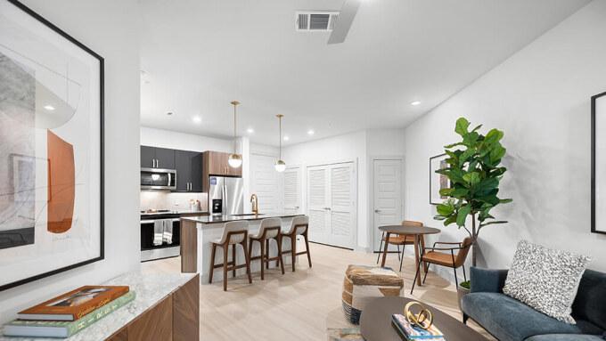 207 W 6th St – photo 2