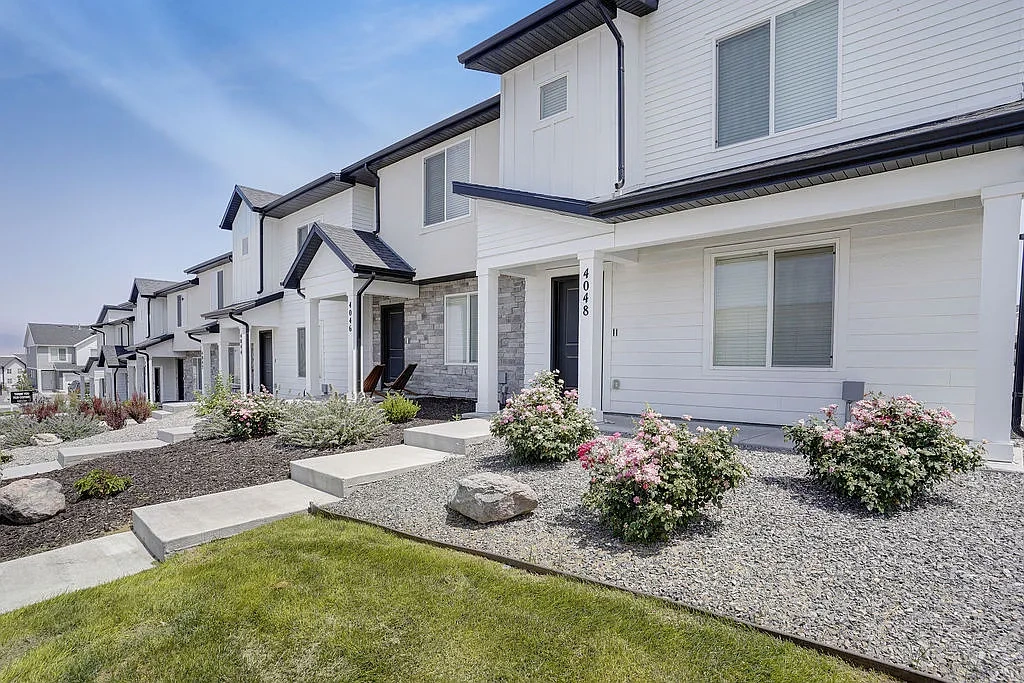 Little Valley Luxury Townhomes – photo 2