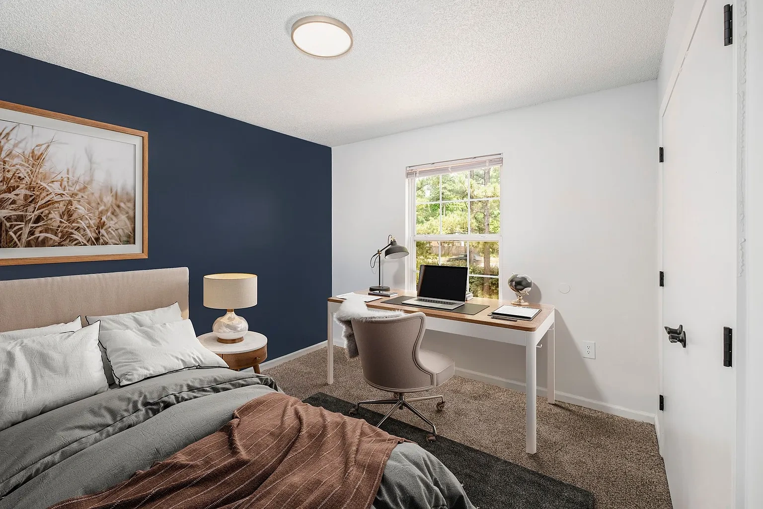 Carlson Bay Luxury Apartments – photo 1