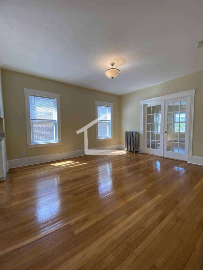 303 Tappan St – photo 2