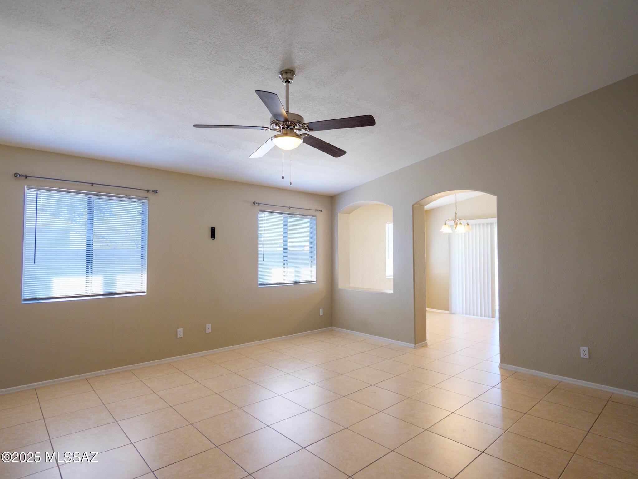 1672 W Wood Crest Ct – photo 5