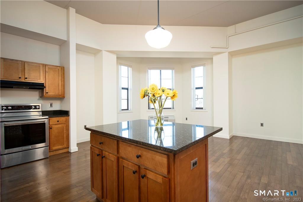 15 Dinah Rd unit 319 – photo 3