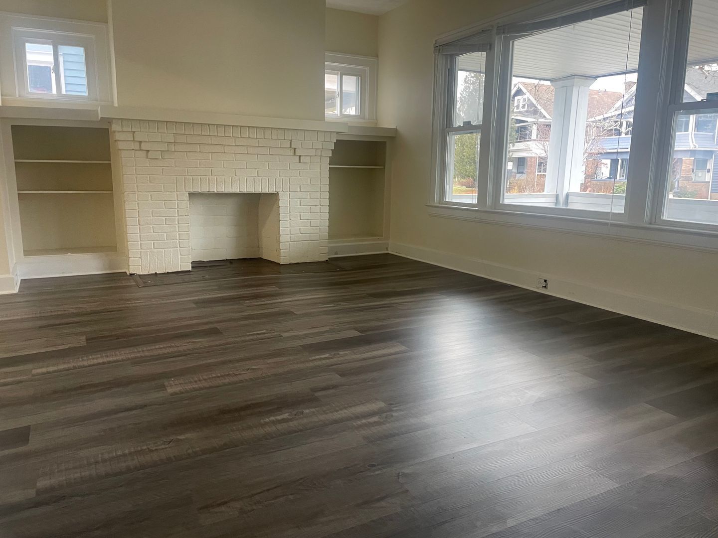 1605 Hillcrest Rd unit Lower Unit (1607) – photo 2