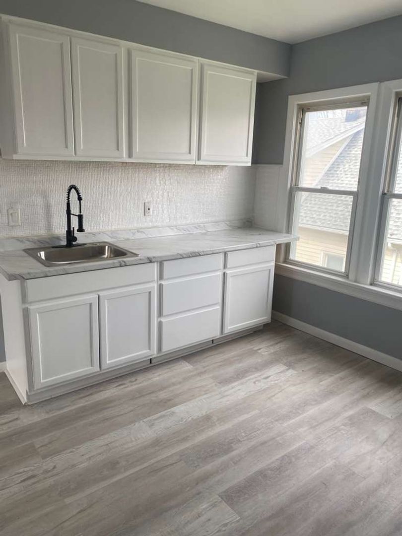 792 London Rd unit Upper – photo 3