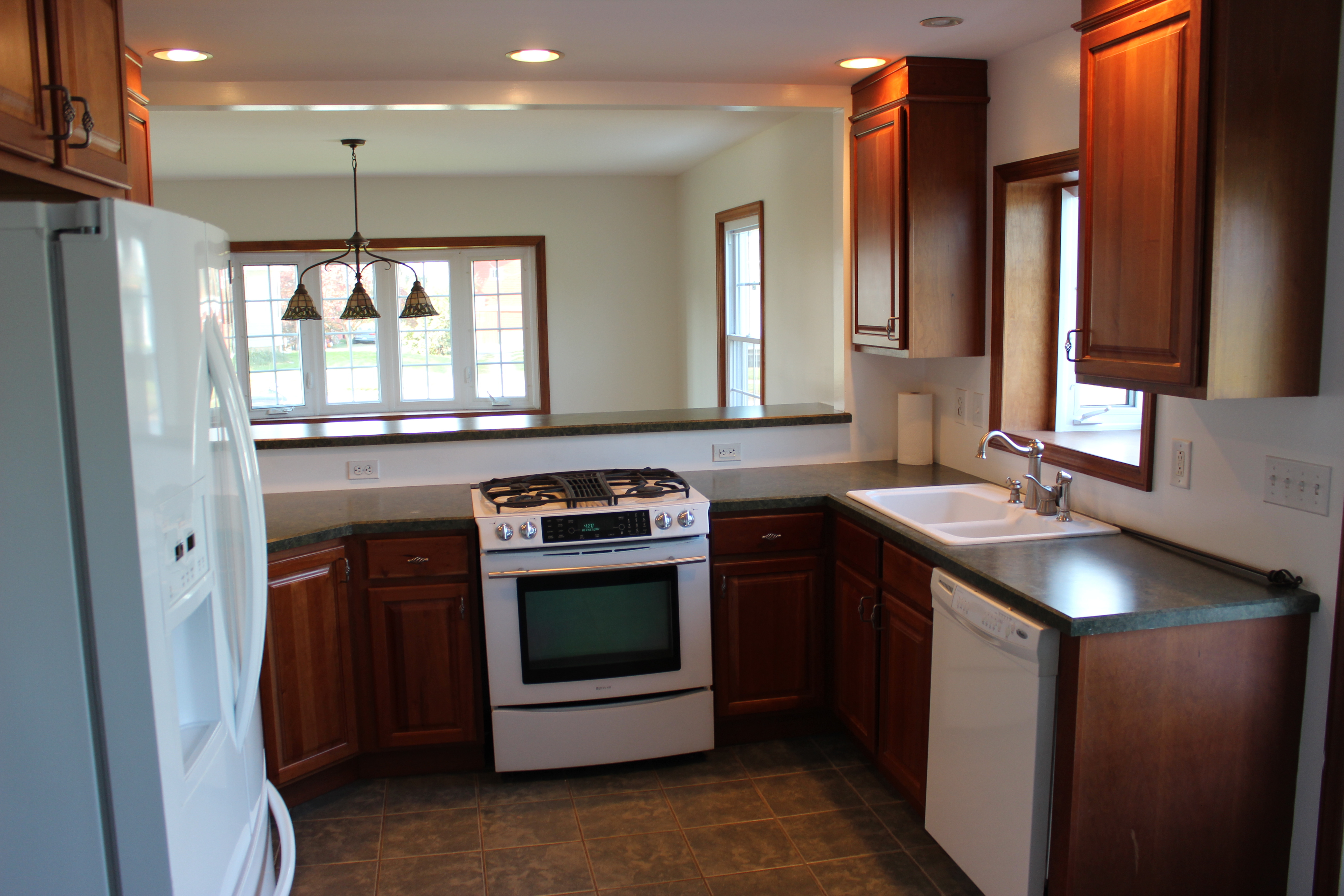 516 Esty St – photo 2