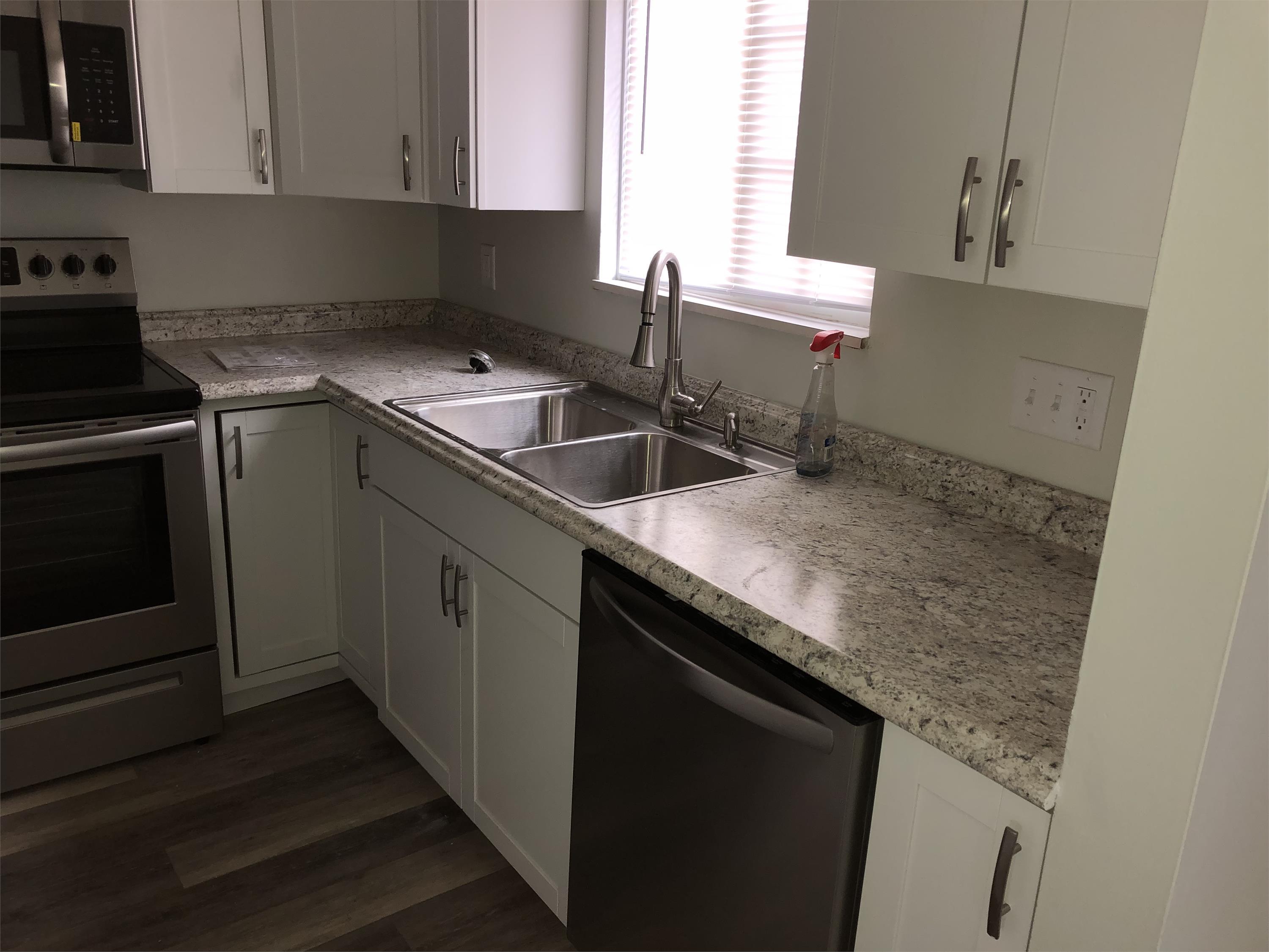 532 Valley Dr – photo 2
