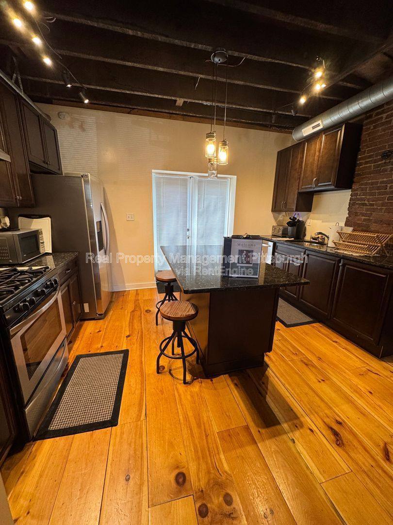 47 Van Braam St – photo 4