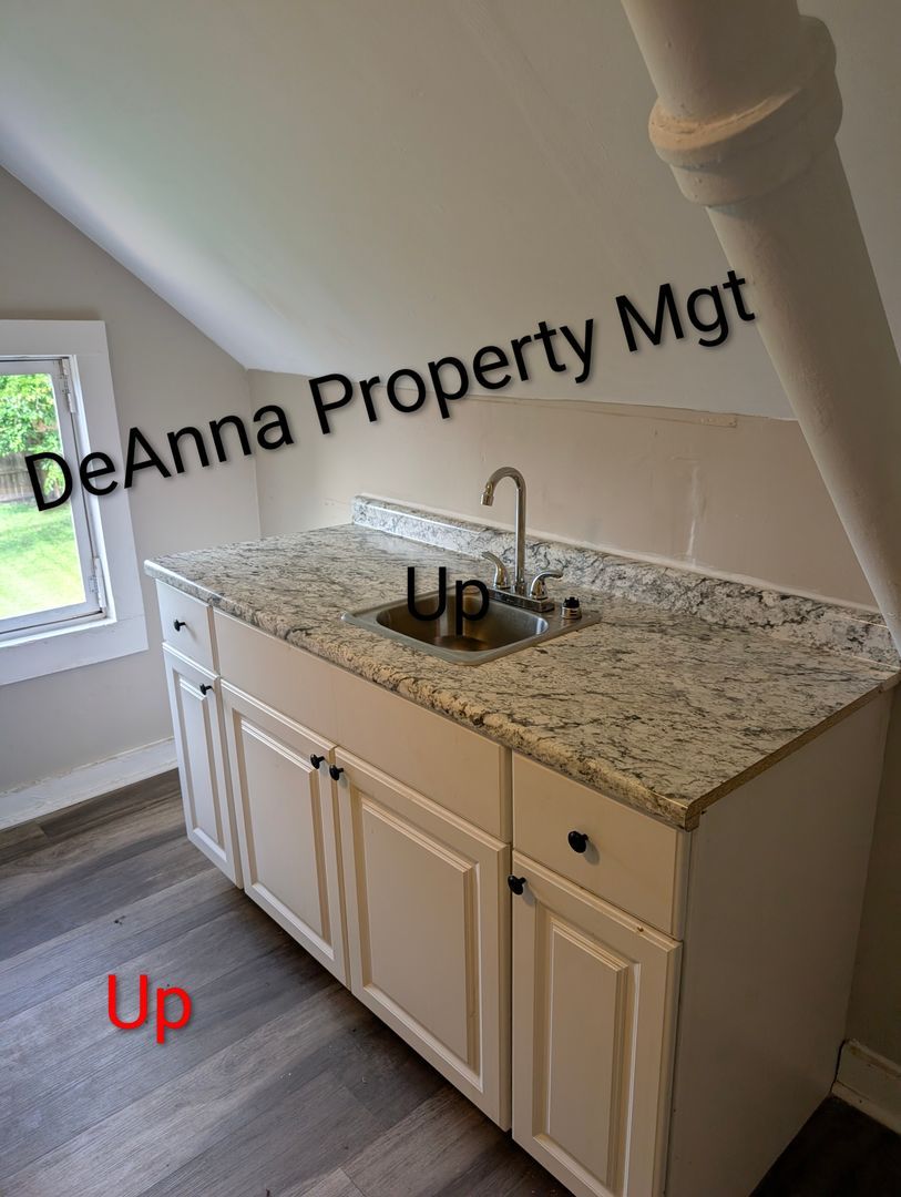 3436 Storer Ave unit Up – photo 3