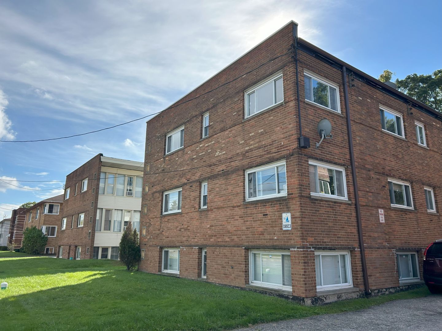 18923 Hilliard Blvd unit Unit 4 – photo 5