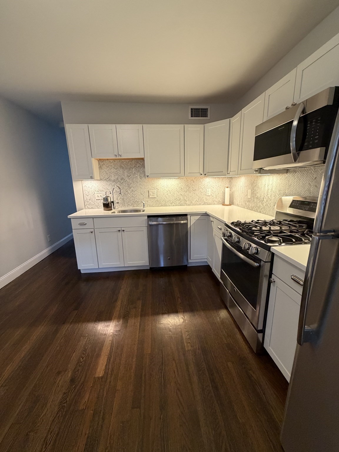 14 Warwick St – photo 5