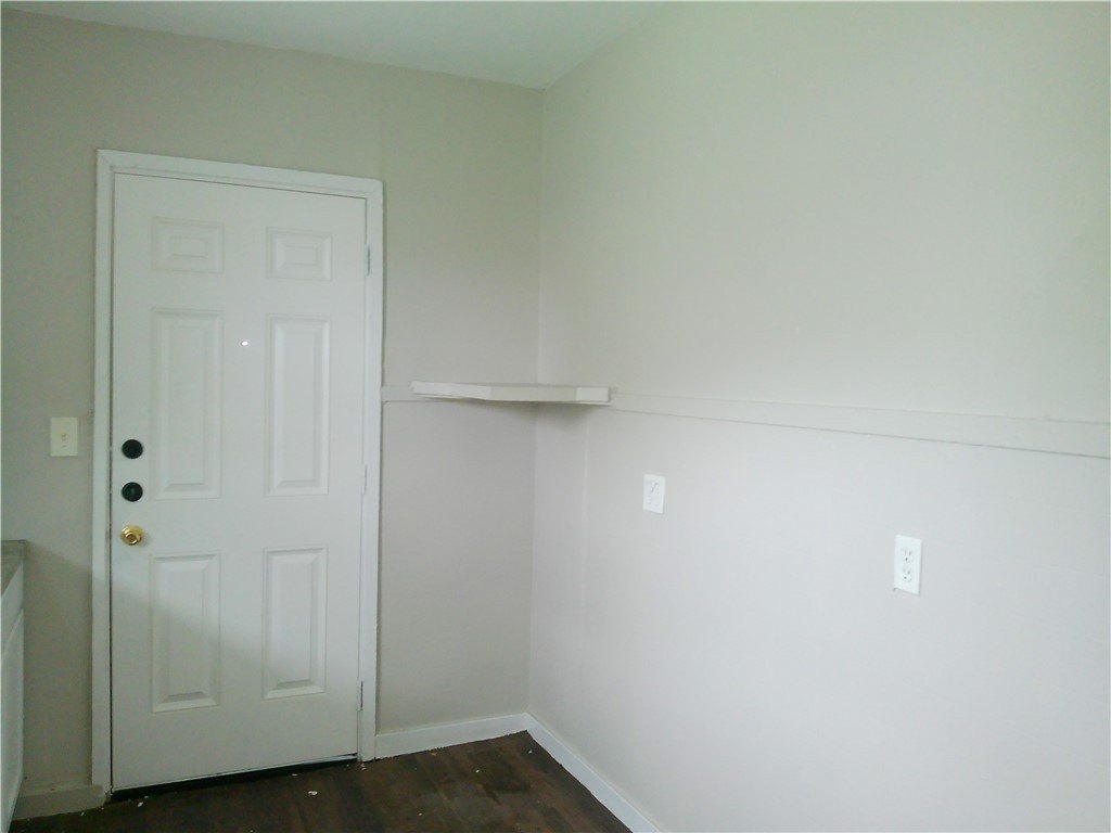 2837 Sarita St – photo 5