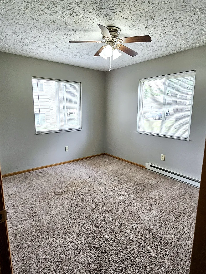 Wesley Court Apartments – photo 1
