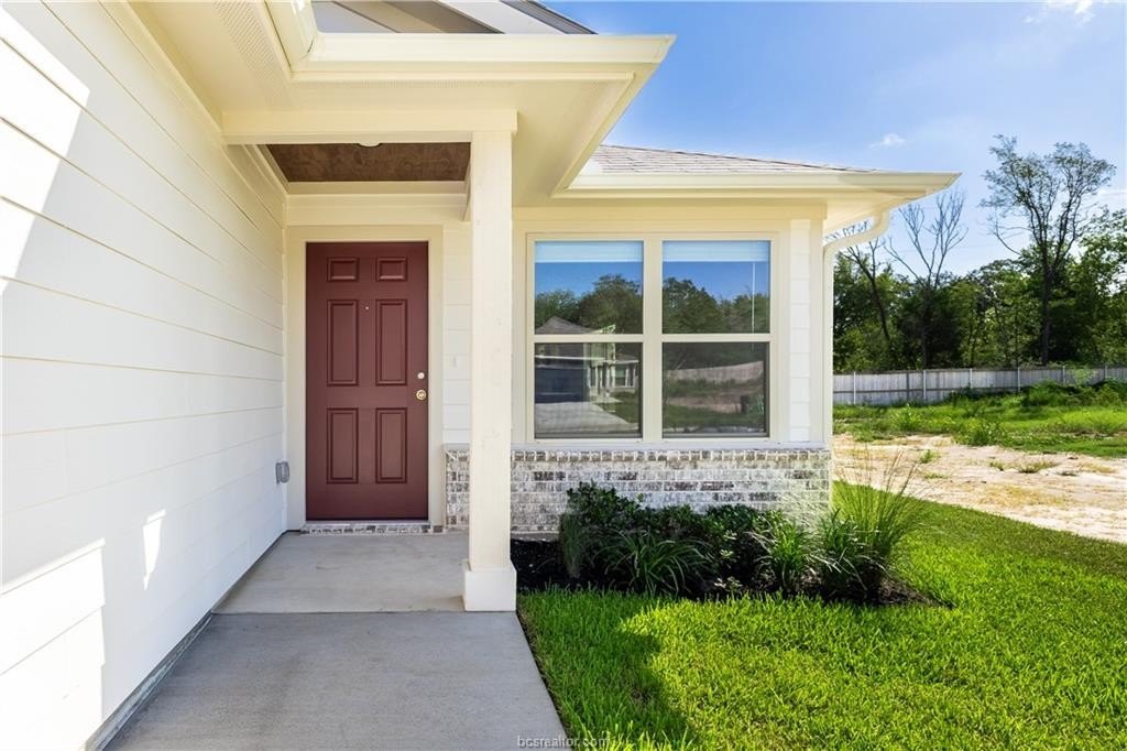 1636 Lucky St – photo 3