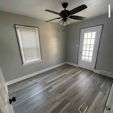 527 W Liberty St – photo 5