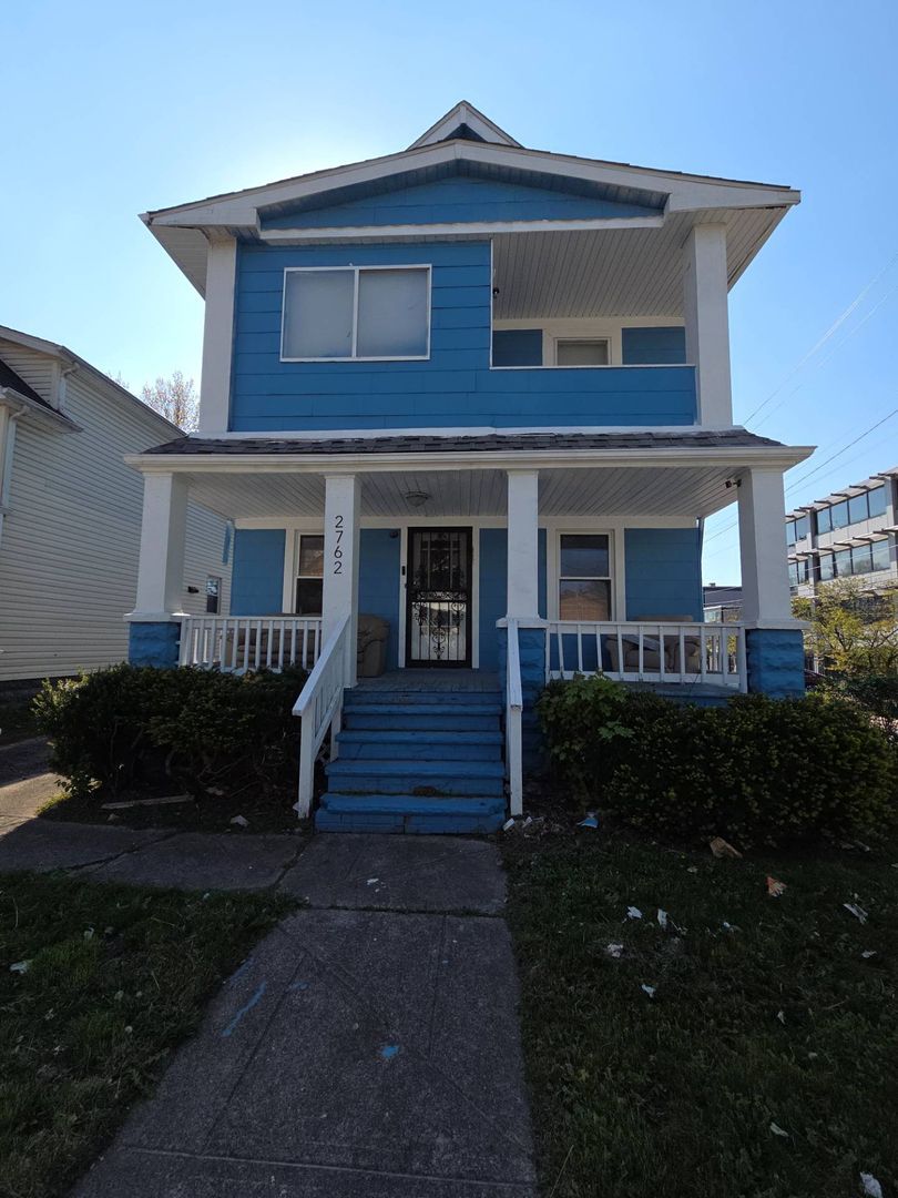 2762 E 120th St unit Unit 2 – photo 1