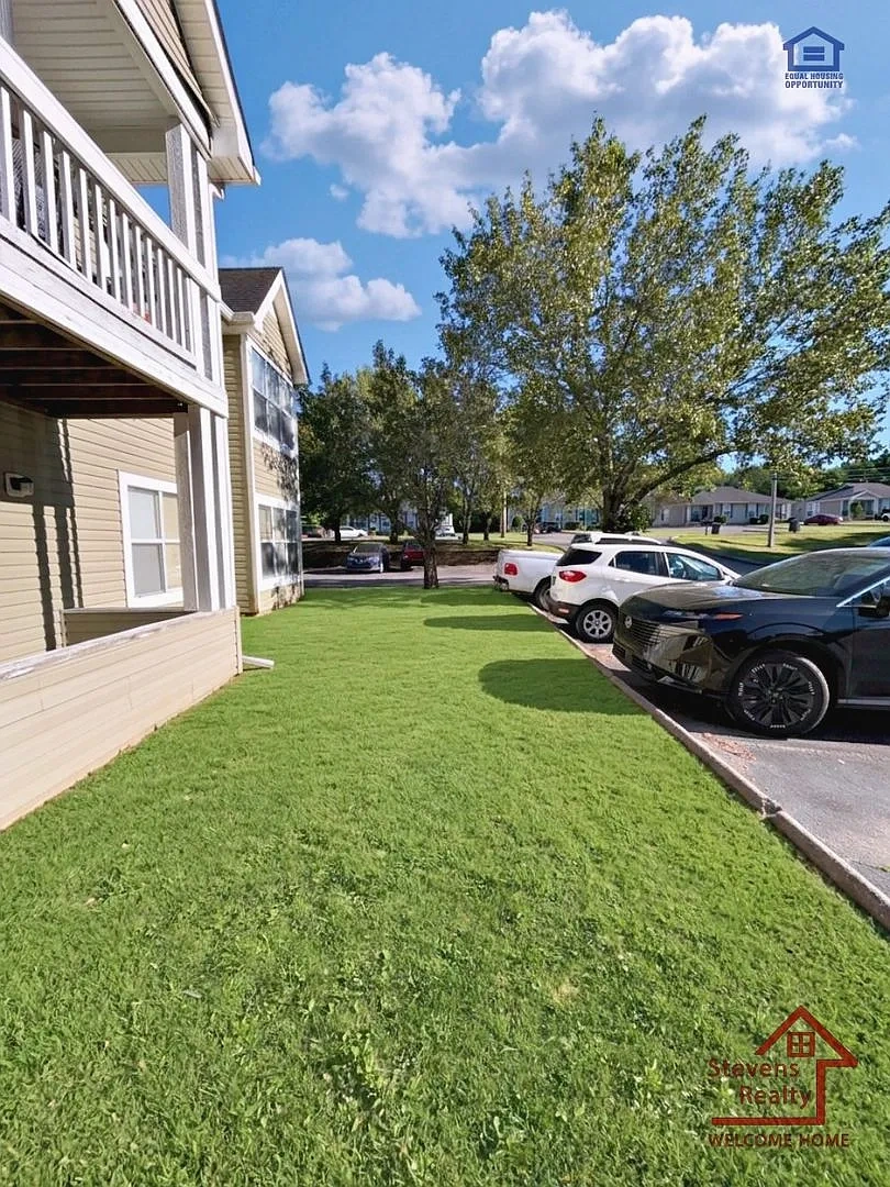 Creekwood Apartments – photo 2