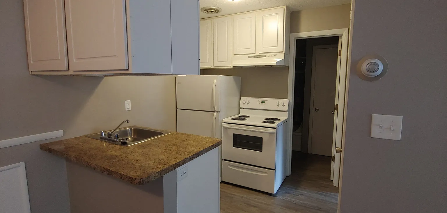 Colonial Club Apartments – photo 3