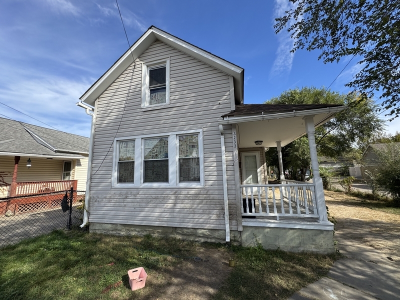3233 W 50th St – photo 2