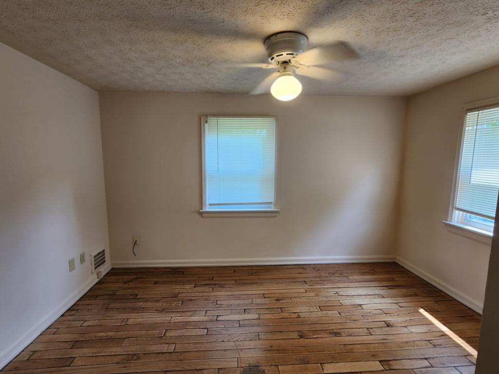 545 Lucas Dr – photo 5