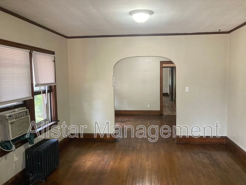 598 Blaine Ave unit 3 – photo 3