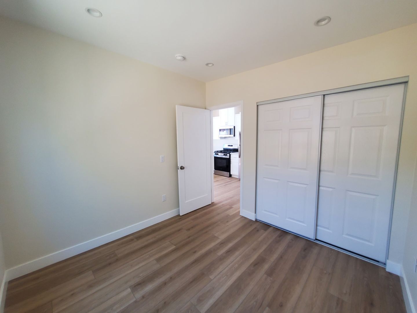 2323 Lemon Ave unit 2323 1/2 B – photo 1