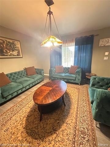 6942 Leslee Crest Dr – photo 5