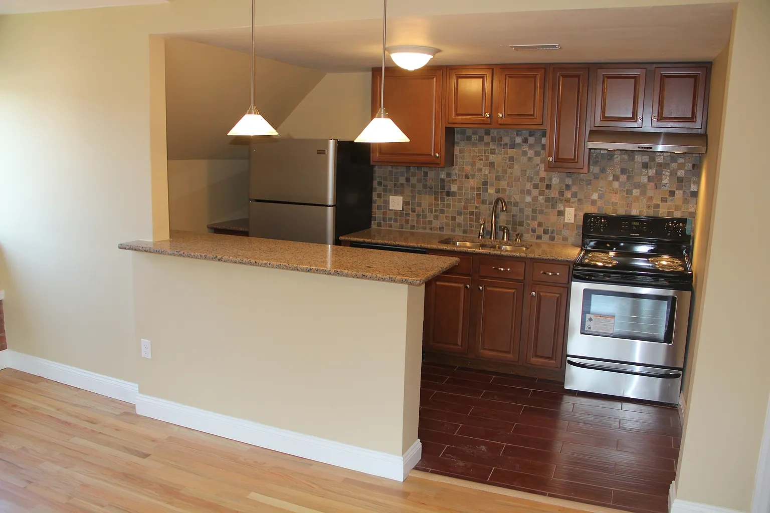 5825 Bartlett – Floor plan