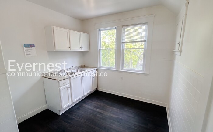 3353 E 132nd St unit 2 – photo 2