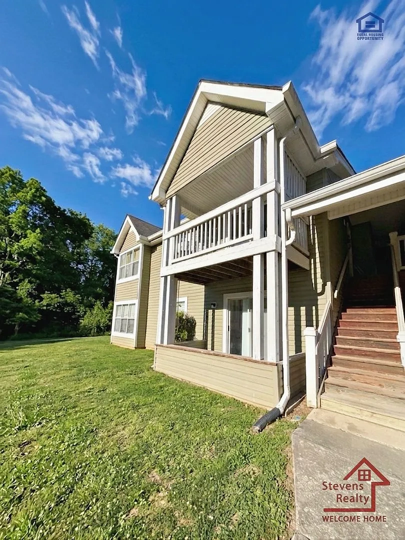 Creekwood Apartments – photo 1