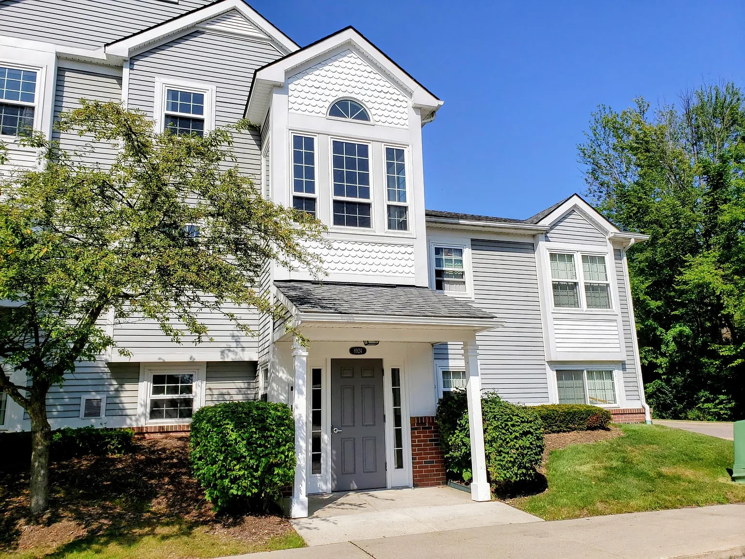 Brookwood Apartments – photo 2