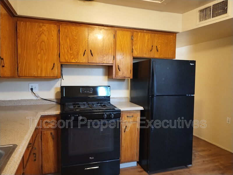8934 S Nogales Hwy – photo 2
