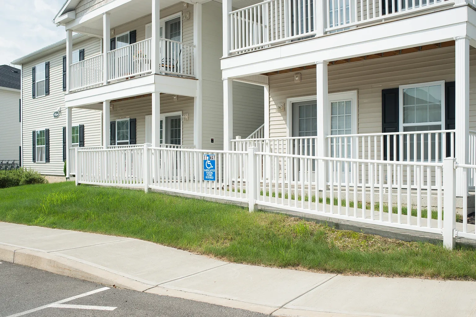 Kendall Square Apartments – photo 1