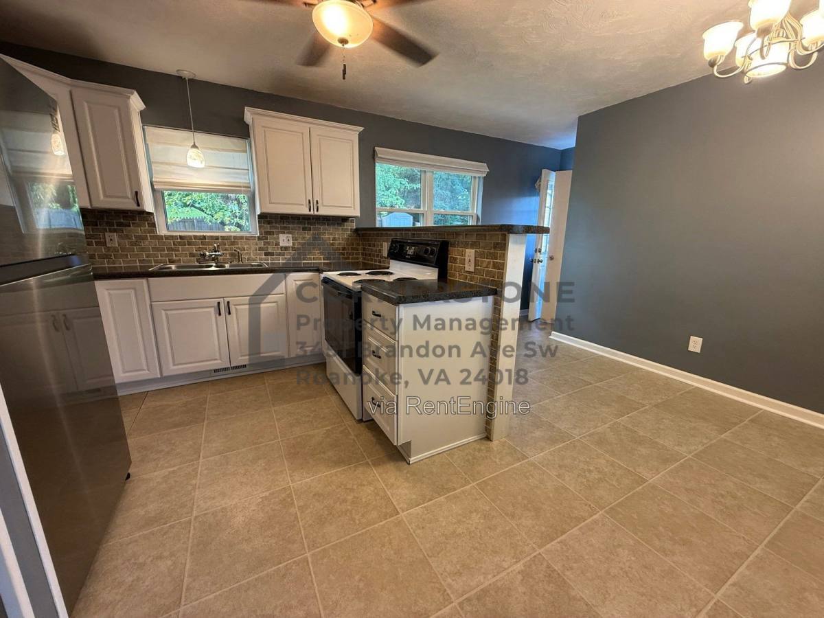 950 Palmer Ave – photo 4