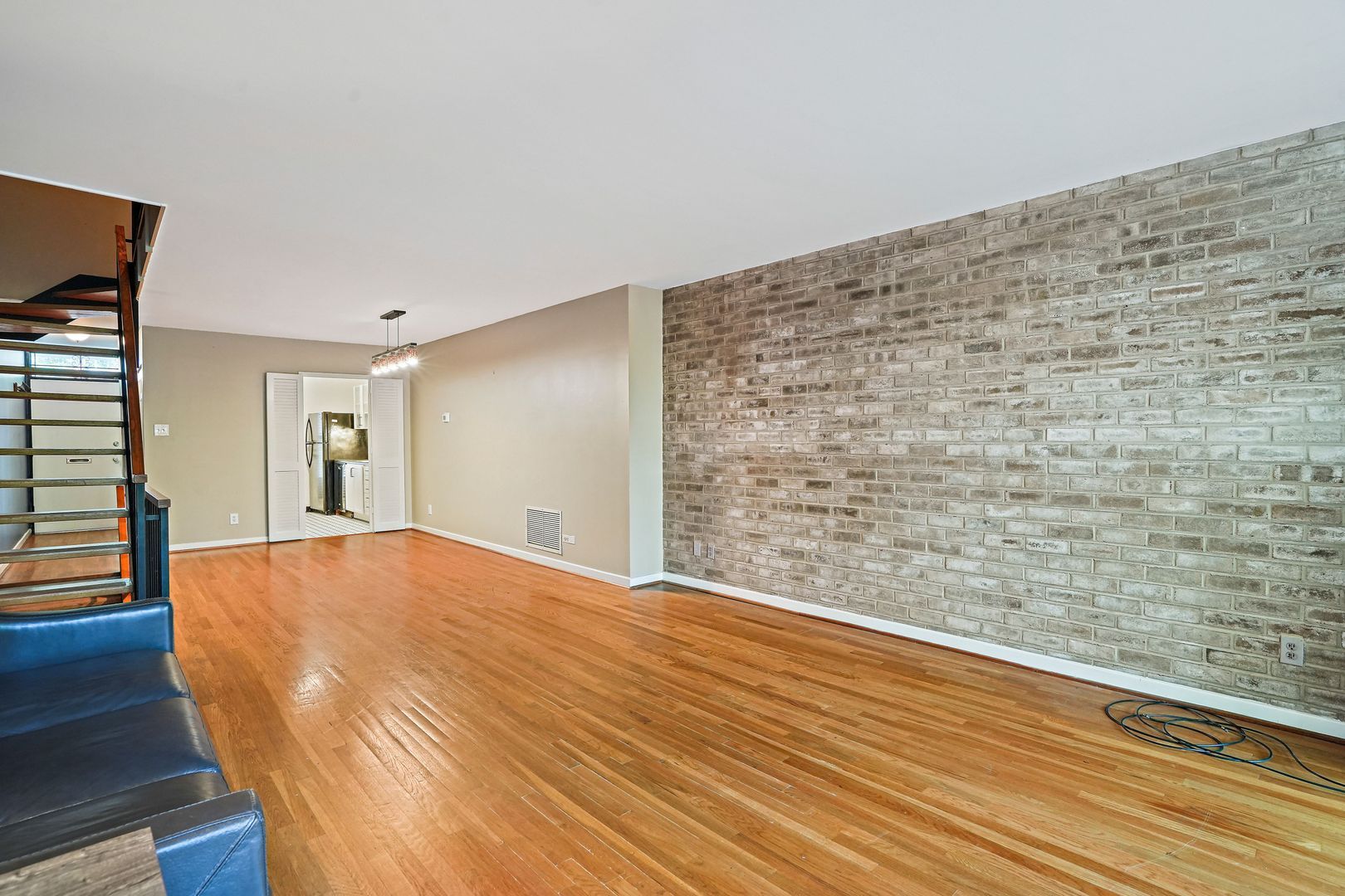 1285 Delaware Ave SW – photo 3