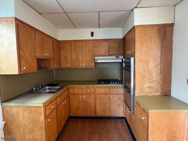 16 Cutler St – photo 3