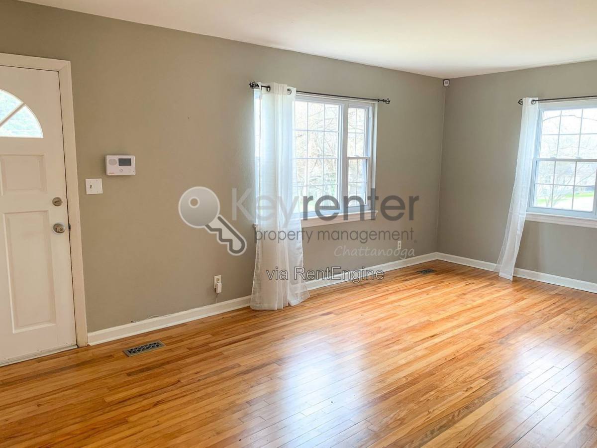 1410 Elm St – photo 3