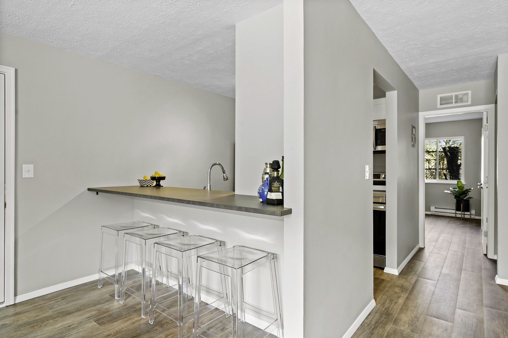 10526 Clifton Blvd unit 103 – photo 5