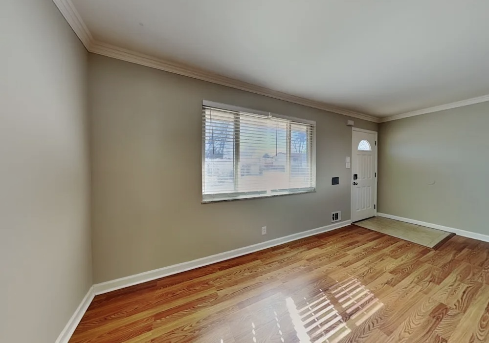 202 133rd St E – photo 4