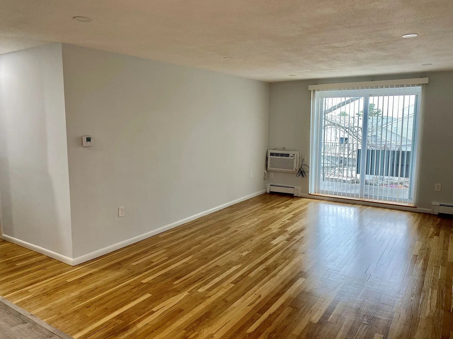 135 Quincy Ave – photo 4