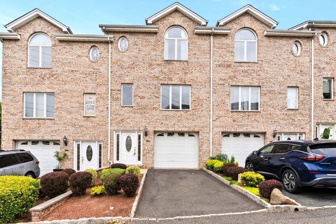 2 Hops Commons Ct – photo 1
