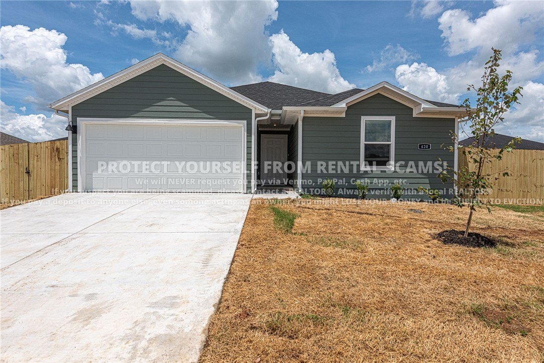 420 Raegan St – photo 1