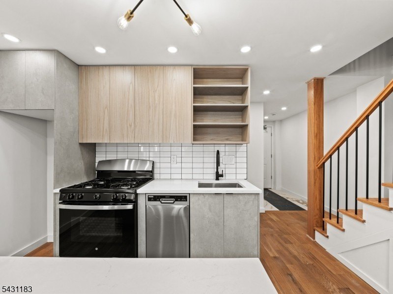 100 Chestnut St #1 – photo 5