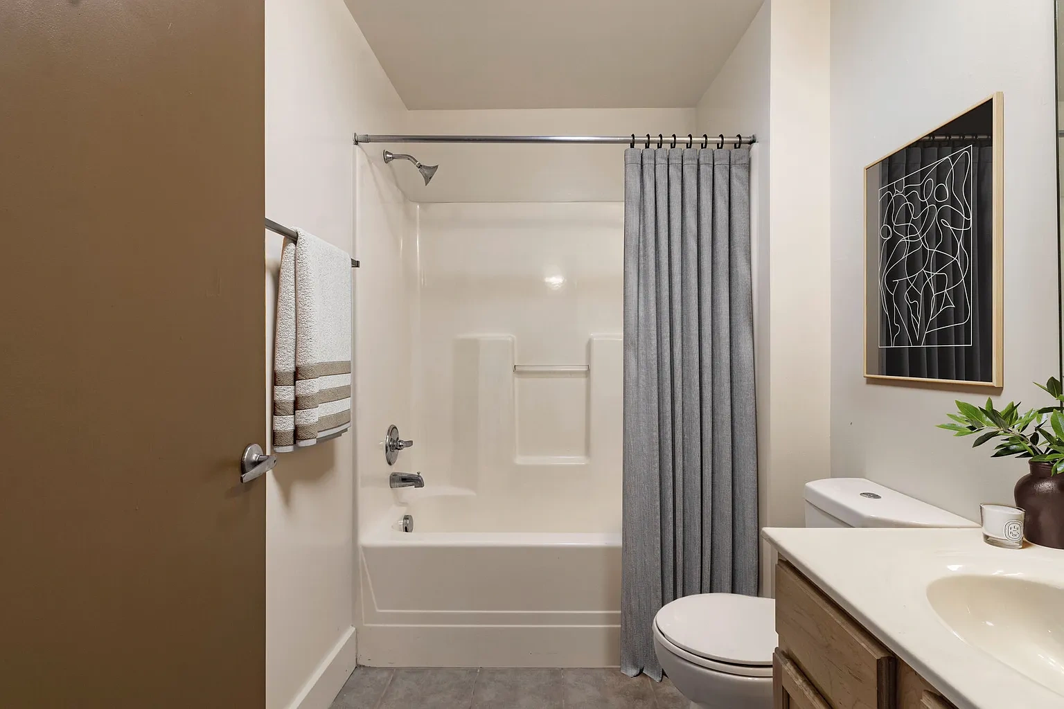 Grace & Monroe Apartments – photo 4