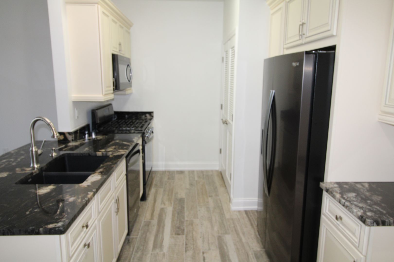 1000 Adams Pointe Blvd unit 216-04UP – photo 2