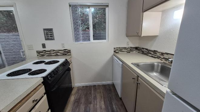 3350 SW Beaverton Hillsdale Hwy – photo 1