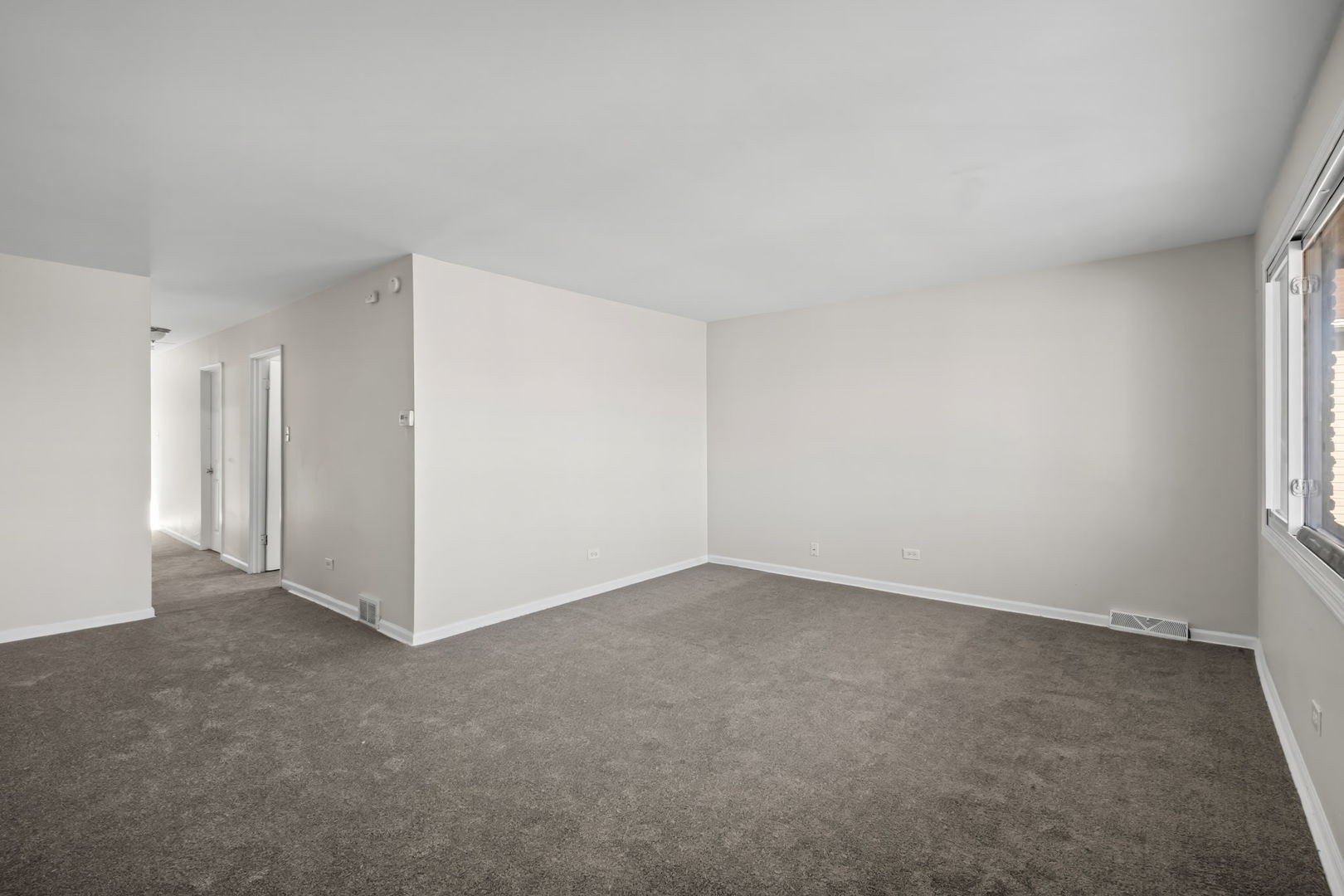 10214 S La Salle St – photo 3