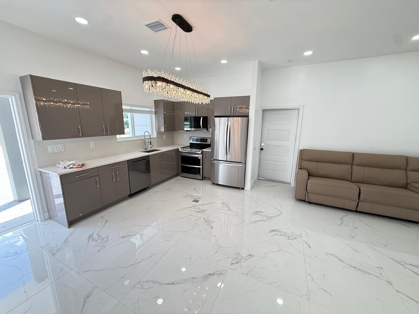 6319 Southgate Blvd – photo 3